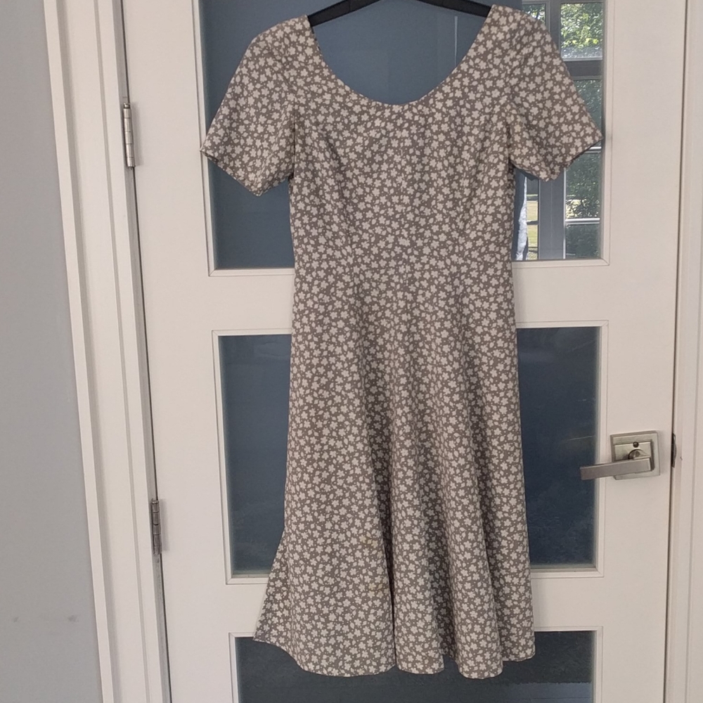 👠👠👠Beautiful Floral dress by Masquerade 🌸🌸